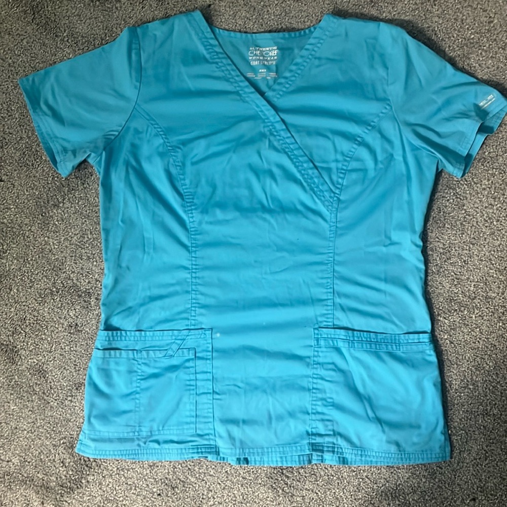Cherokee size medium scrub top light blue